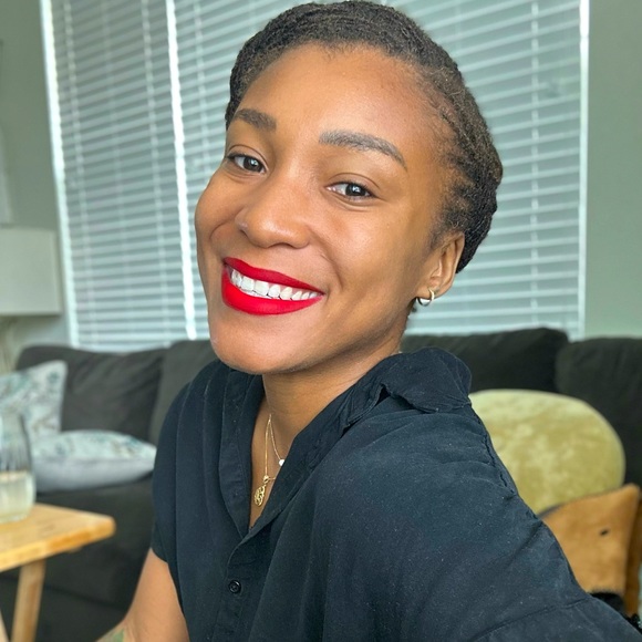 Meet your Posher, Brooke - Picture 1 of 1